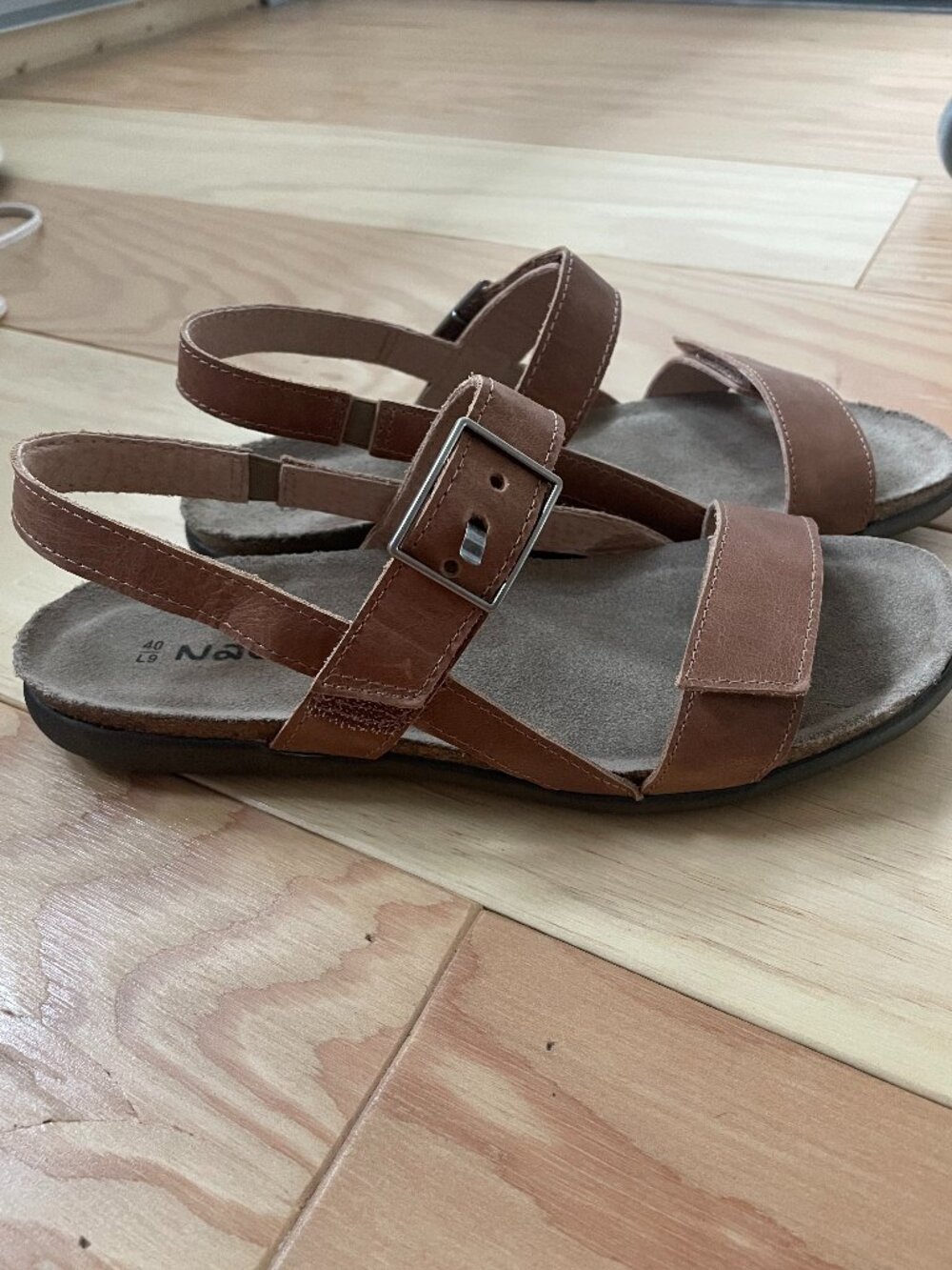 Naot Norah sandal size 40